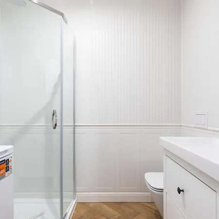 Apartment Etna Tranquil With Balcony By Renters Kolobrzeg